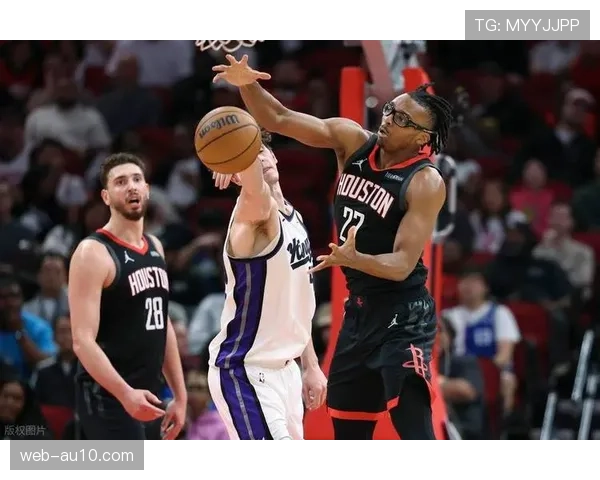 火箭128-97大胜国王,申京贡献26分13篮板11助攻三双