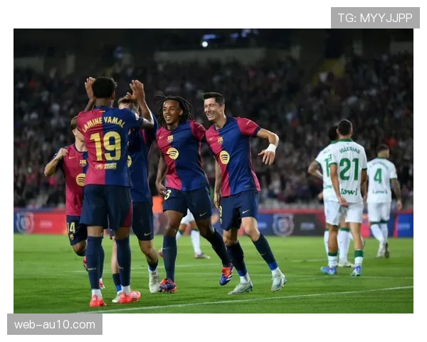 巴萨4-1西班牙人全场数据：射门20-10射正10-2，控球率77%-23%